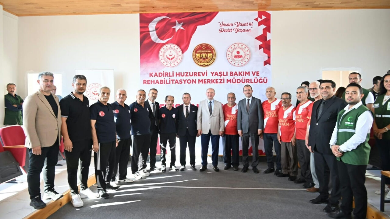 Osmaniye'de Ulu Çınarlar Enerjileriyle Gençlere Taş Çıkarttı