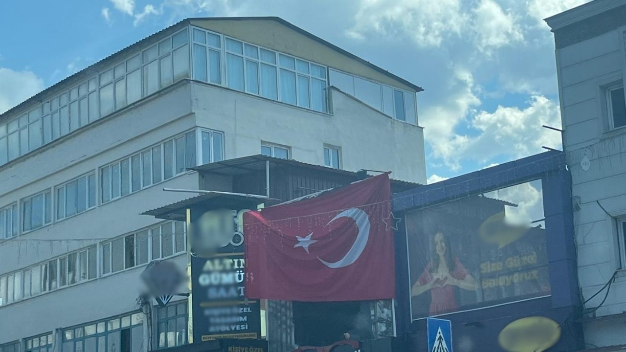 Osmaniye'deki Ters Türk Bayrağının Anlamı Ne