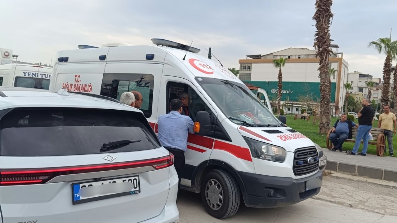 Programda Bayılan Vatandaşa İlk Müdahale Milletvekili Derya Yanık'tan Geldi (3)