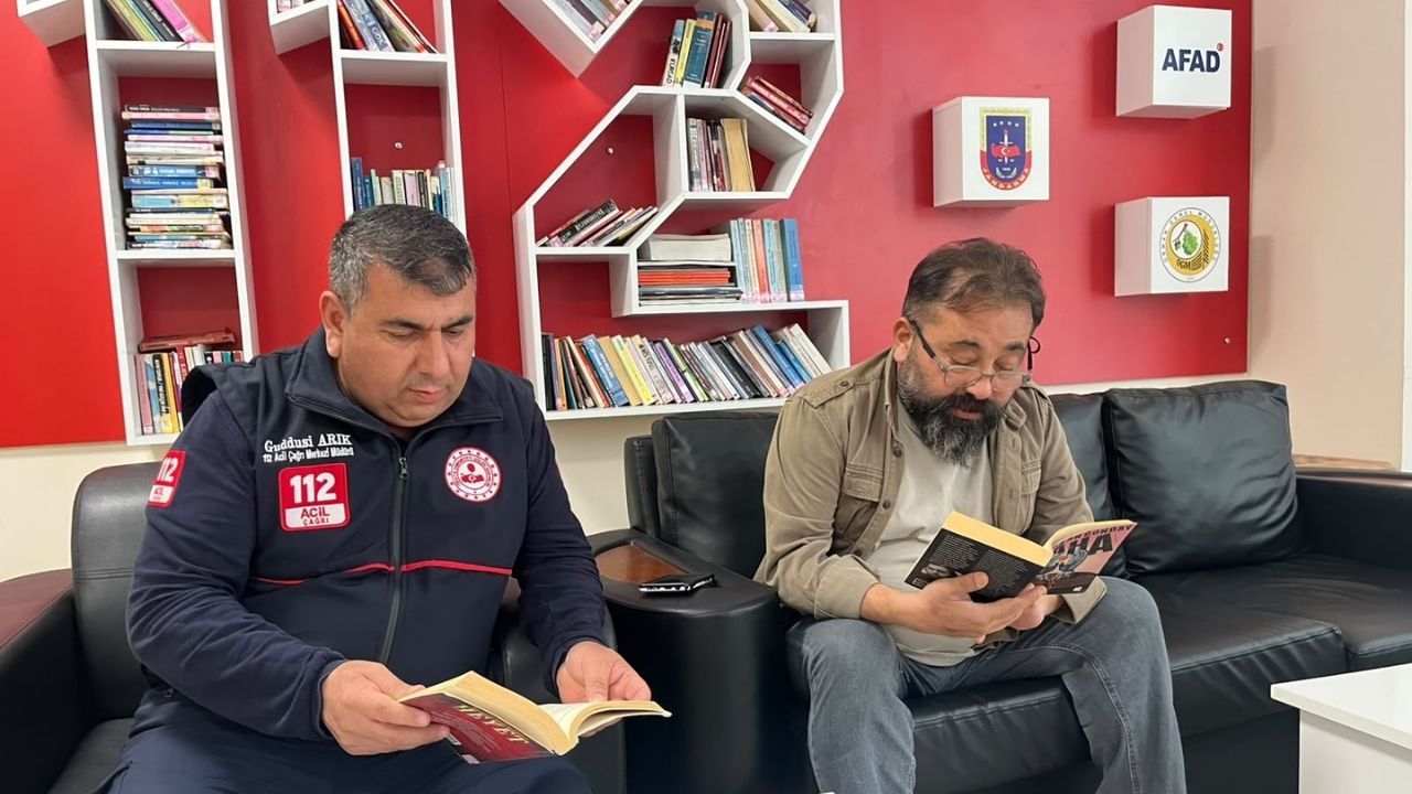 Türkiye'de İlk Kez Osmaniye Yaptı! 112 Personeline '112' Tasarımlı Kütüphane! (3)