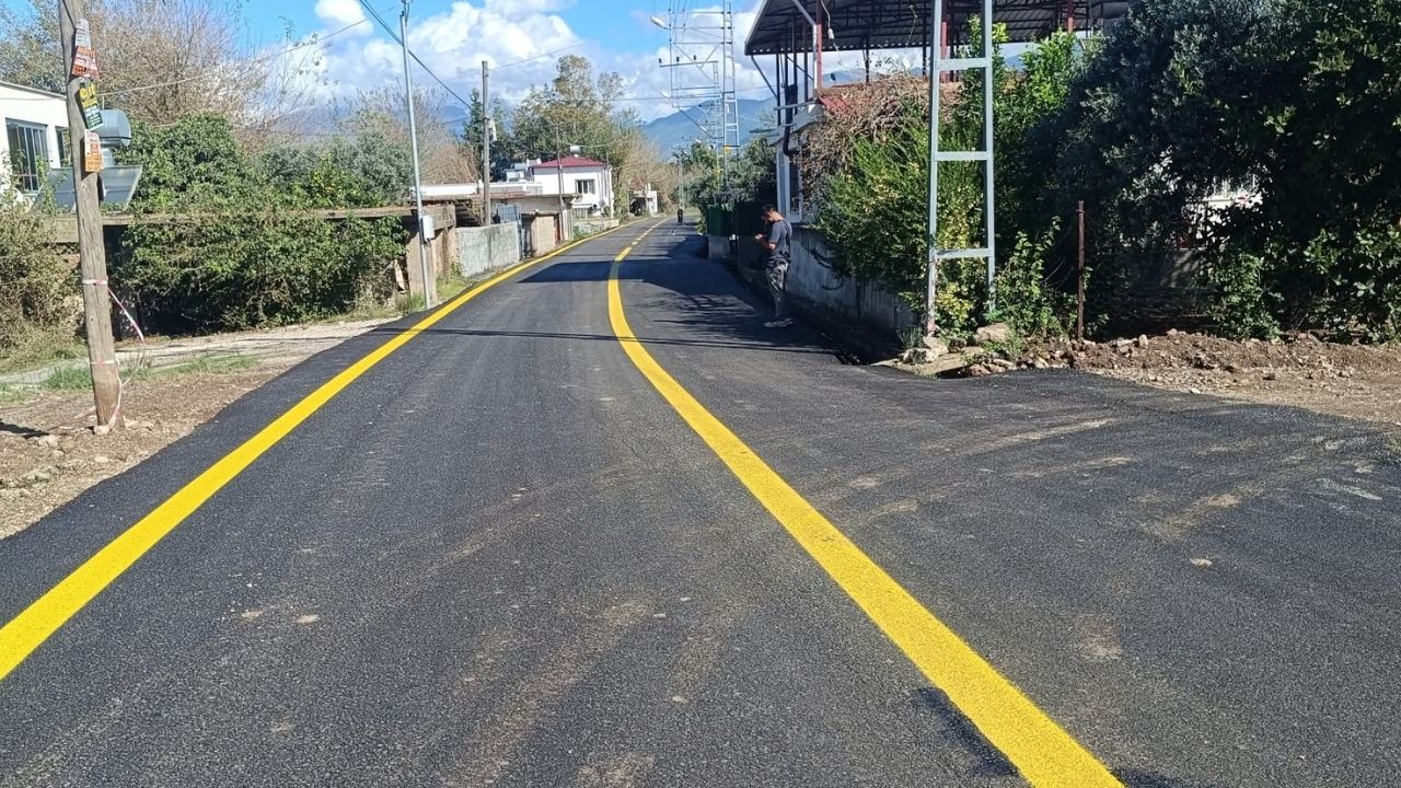 Yarbaşı Karaçarlı Mahallesi'ne 1,2 Kilometrelik Yol Sevinci (2)